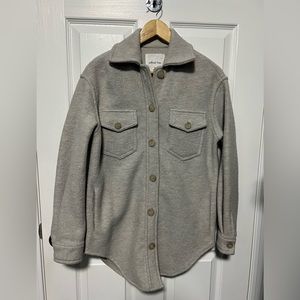 Wilfred Free
The Ganna™ Shirt Jacket -size 2XS. Grey/Oat Color